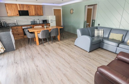 Laugharne Cottage | Meadow View