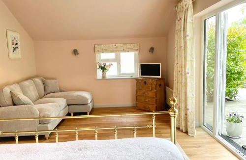 Mayfield House | Meadow View