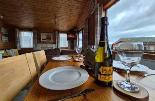 Mullacott House | Meadow View - Luxury Lodge Escape