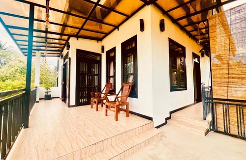 Tangalle House | Meadow View Villa