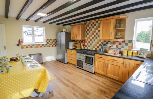 Clows Top Cottage | MEADOWFIELDS, pet friendly, with hot tub in Cleobury Mortimer