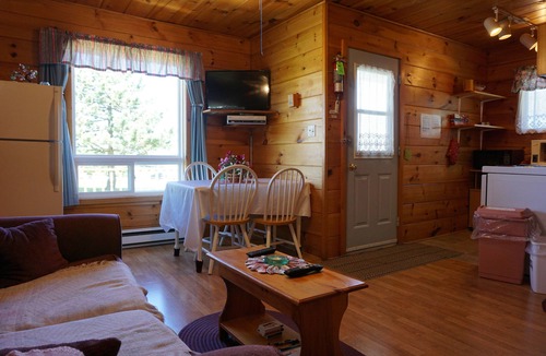 Miltonvale Park Cottage | Meadowview Cottages