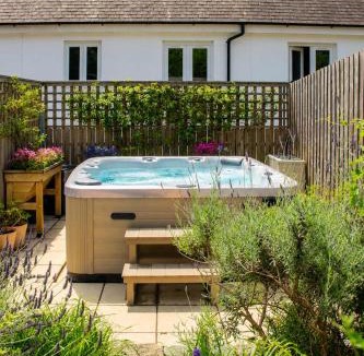 Mabe House | Meadowvine