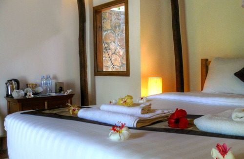 Krong Kaeb Hotel | Mealea Resort