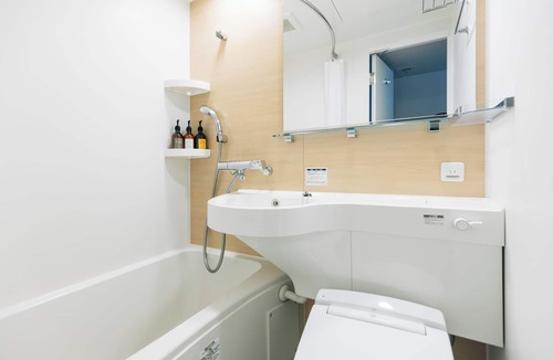 Shinsaibashi Hotel | Meander Osaka