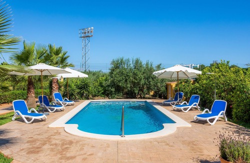 Son Baulo Ski Chalet | Mediterranean Chalet S'Oratge with Pool, Garden, Wi-Fi & Terrace