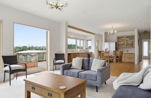 Silverdale House | Mediterranean Coastal Charm with Great Views