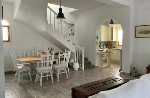 Ampelas House | Mediterranean Cottage
