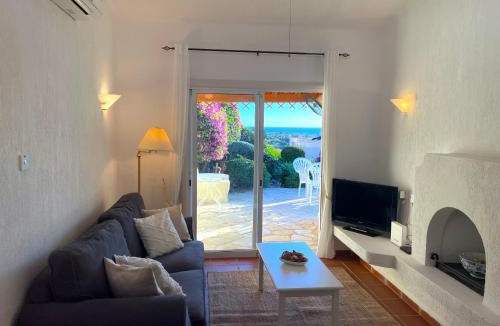 Chlorakas Villa | Mediterranean Cottage, Sea View, Great Location