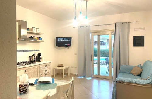 Limpiddu Apartment | Mediterranean Sea Shell Pool House Apartment