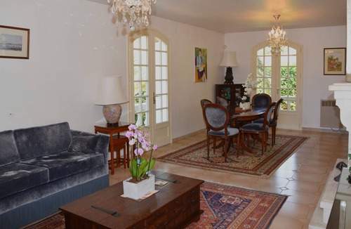 Pezenas Villa | Mediterranean-style Holiday Villa Rental with Private Pezenas Pool, South France