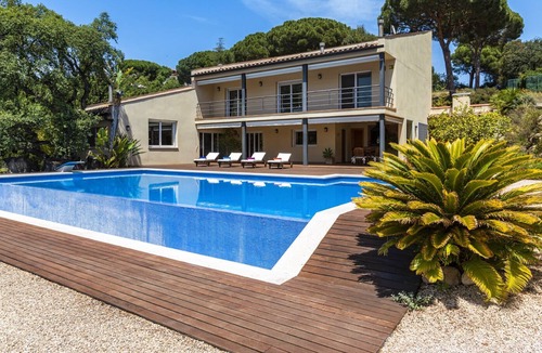 Cabrera de Mar House | Mediterranean villa with pool near Barcelona