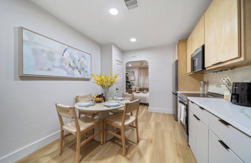 Greater East End Apartment | Mediterranean Villa Vibes 5 - 2 km from MAJOR INTERNATIONAL SPORTING EVENT Fest