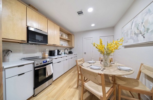 Greater East End Apartment | Mediterranean Villa Vibes 5 - 2 km from MAJOR INTERNATIONAL SPORTING EVENT Fest