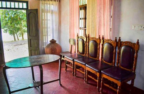 Perumbaikad House | Meenachil Cliff