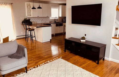 Rocky Point Villa | Meets Modern Comfort in This 3-Bedroom Long Island Sound Retreat