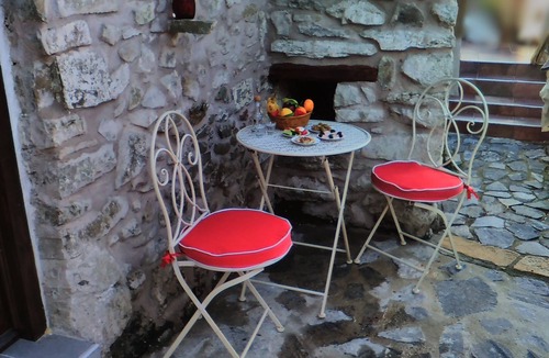 Vizari Apartment | Melambes Studio Apartment - Experience life in a traditional Cretan village.