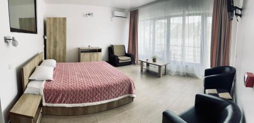 Dubova House | MELBA 3 flori cazanele Dunarii