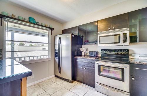 Historic Downtown Melbourne Apartment | Melbourne Condo with Balcony - 3 Mi to Beach!
