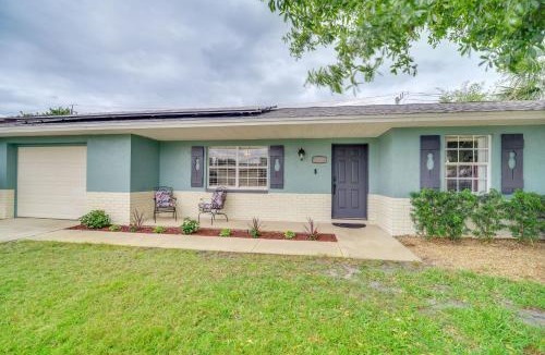 Melbourne House | Melbourne Home with Pool and Patio, 6 Mi to Beach!