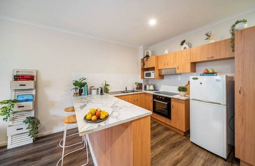 North Adelaide Apartment | Melbourne St Explorer - A Central Urban Stay