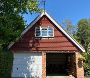Barns Green Apartment | Melbury