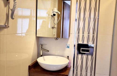 Agva Hotel | Mell's River