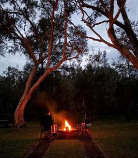 Budgewoi Villa | MELLOW TREES Lake front studio with sauna