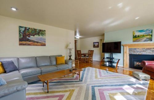 Friendly House | Mellow Yellow - 7 Minutes to UO & 4 Minutes to Downtown home