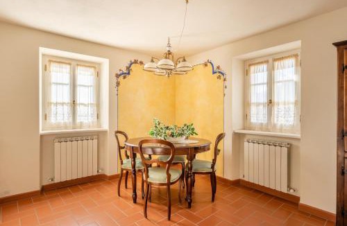 Molazzana Apartment | Melograni 7