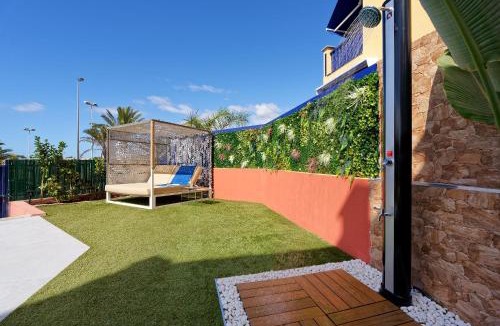 Costa Meloneras Villa | Meloneras beach detached house with BBQ and garden