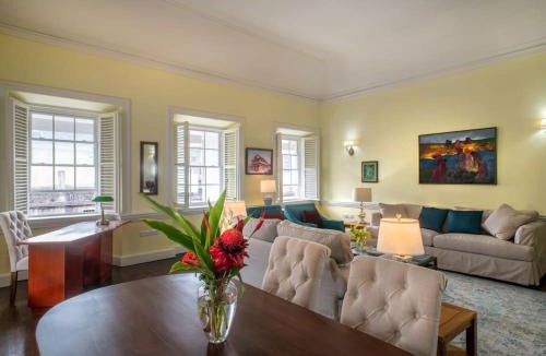 Roseau Apartment | Melrose Apartment