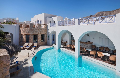 Perissa Apartment | Meltemi Suites