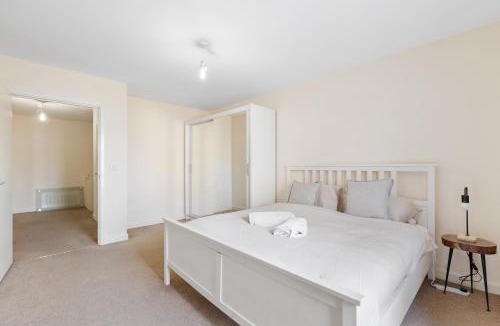 Thames Apartment | Memorable and spacious 2 bed apartment