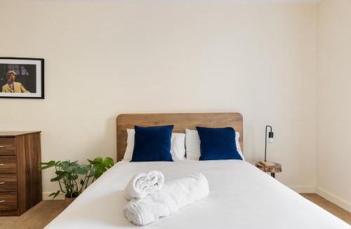 Thames Apartment | Memorable and spacious 2 bed apartment