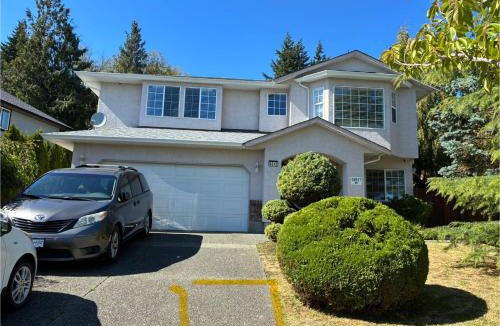 Sooke Apartment | Memory Lane Guest Suite