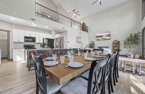 Toccoa House | Memory Lane Lake House w Hot Tub