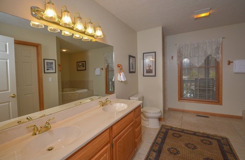 Mountainside House | Memory Lane | Pet Friendly, Family Home, Hot Tub!