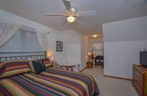Mountainside House | Memory Lane | Pet Friendly, Family Home, Hot Tub!