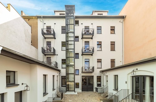 Weissensee Apartment | Memphis Loft Duplex (40sqm) near Antonplatz