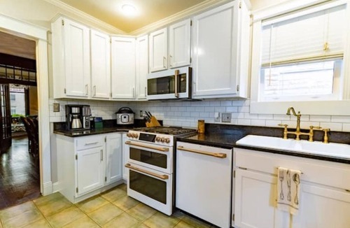 Midtown House | Memphorium: Historical Magic Themed-NoCleaningFee