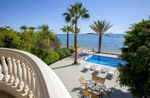 Larnaca House | Meneou Beachfront Villa Sunset
