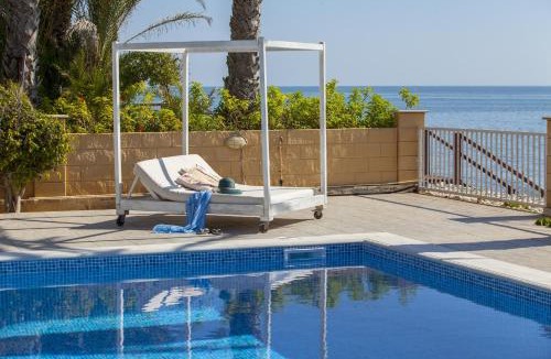 Larnaca House | Meneou Beachfront Villa Sunset