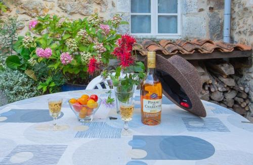 Montbron House | Menet