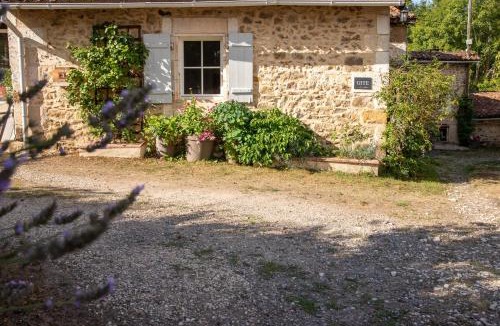 Montbron House | Menet