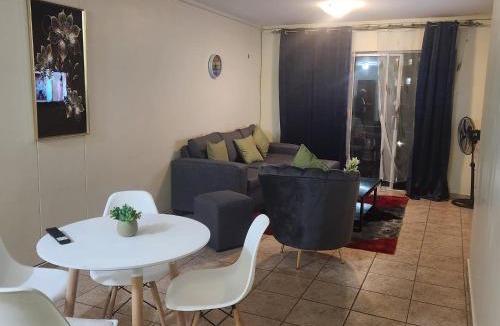Menlyn Apartment | Menlyn Place City Vibes