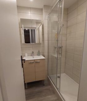 Les Menuires Apartment | Menuires - Appart 5pers Skis aux pieds-piste à coté-Parking prive