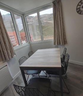 Les Menuires Apartment | Menuires - Appart 5pers Skis aux pieds-piste à coté-Parking prive