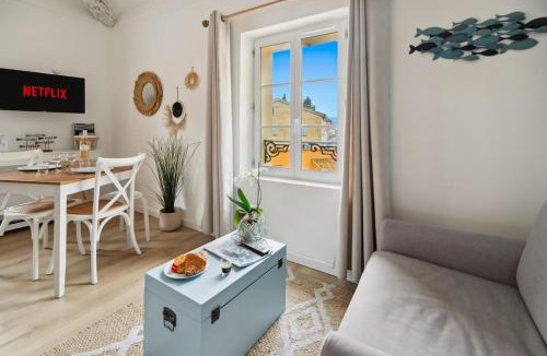 Old Town Apartment | "MER" Climatisé - 2 pas du port -Place aux Herbes