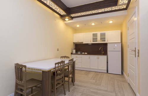 Mezetli Hotel | Merada Suit Otel and Spa
